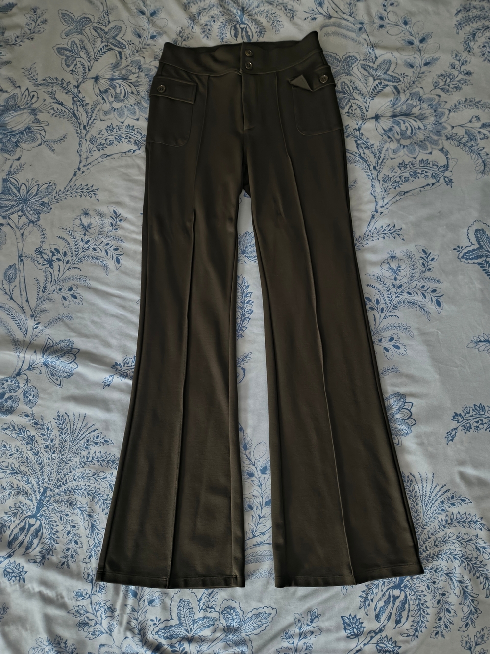 HALARA Black High-Waist Flared Knit Pants
